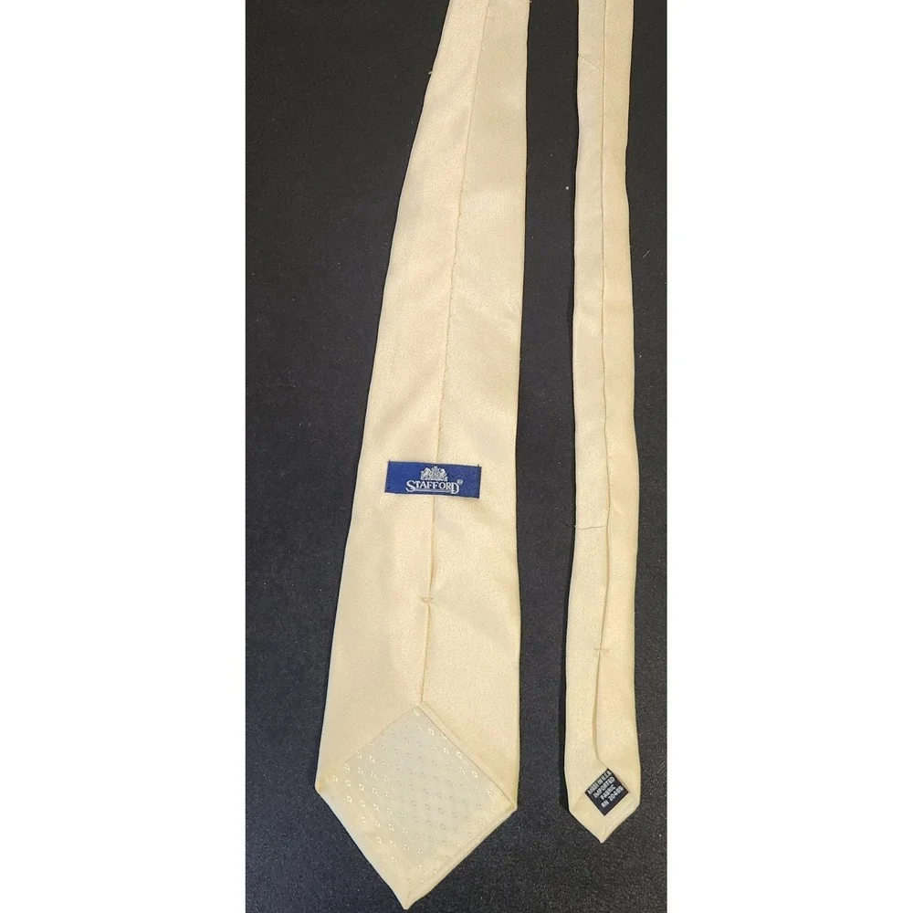 Stafford‎ Men's Silk Tie Solid Yellow Gold Textured XL 59